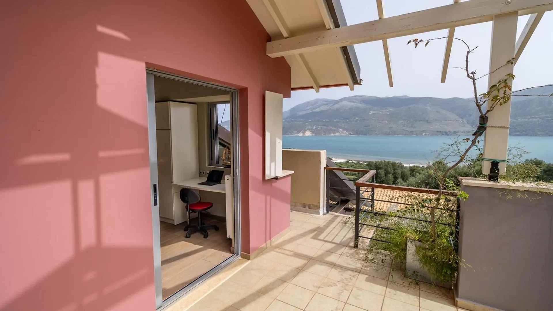 Ulysses Gardens - Villa Dimitra Kouvalata